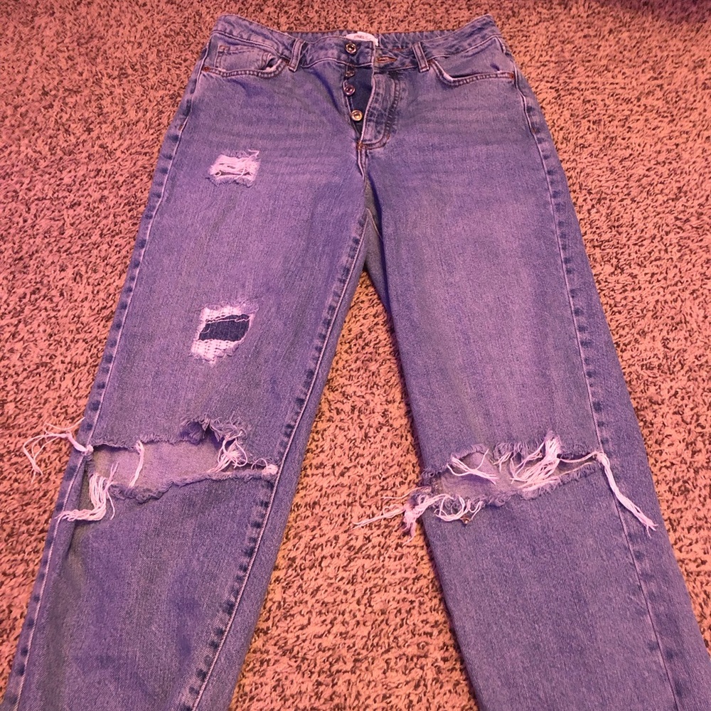 ripped boyfriend jeans